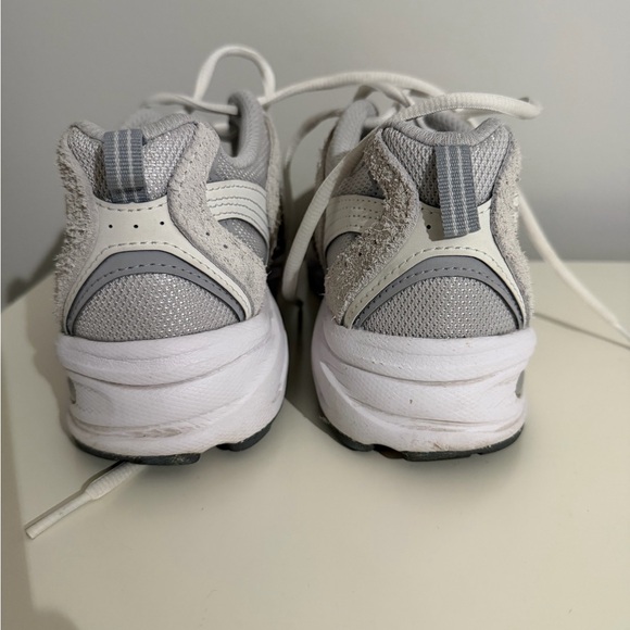 New Balance 530 women’s Sneakers beige / grey size 7 - Picture 3 of 3